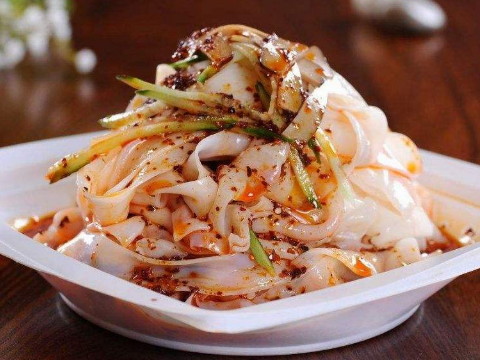 夢(mèng)見(jiàn)賣(mài)涼皮