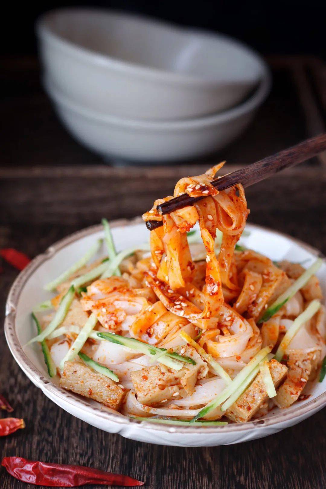 在家自制涼皮，簡單又干凈，看著都流口水