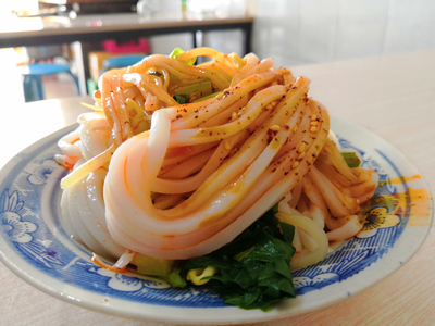 西安涼皮走紅網絡，價格是否水漲船高？